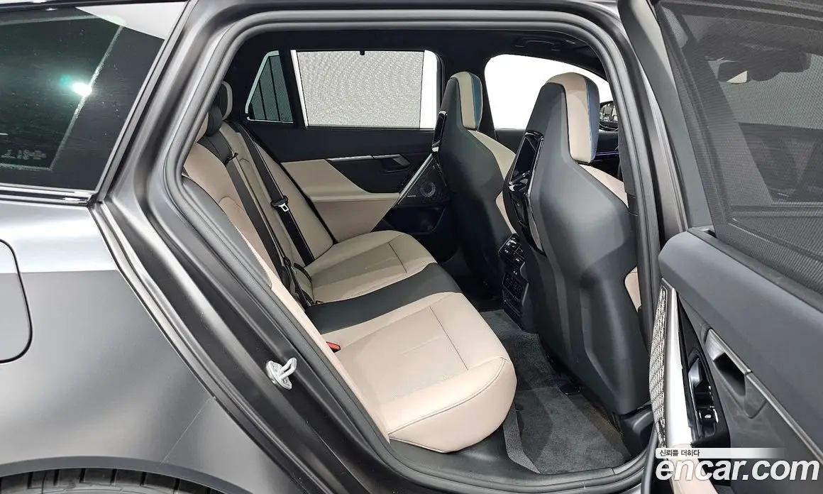 BMW M5 2025 4.4 автомат (гидро), фото 17 BMW M5 2025 4.4 автомат (гидро), фото 17