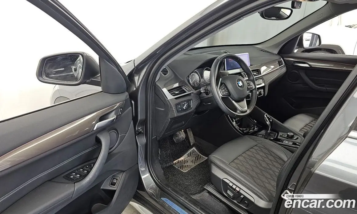 BMW X1 2020 2.0 автомат (гидро), фото 13