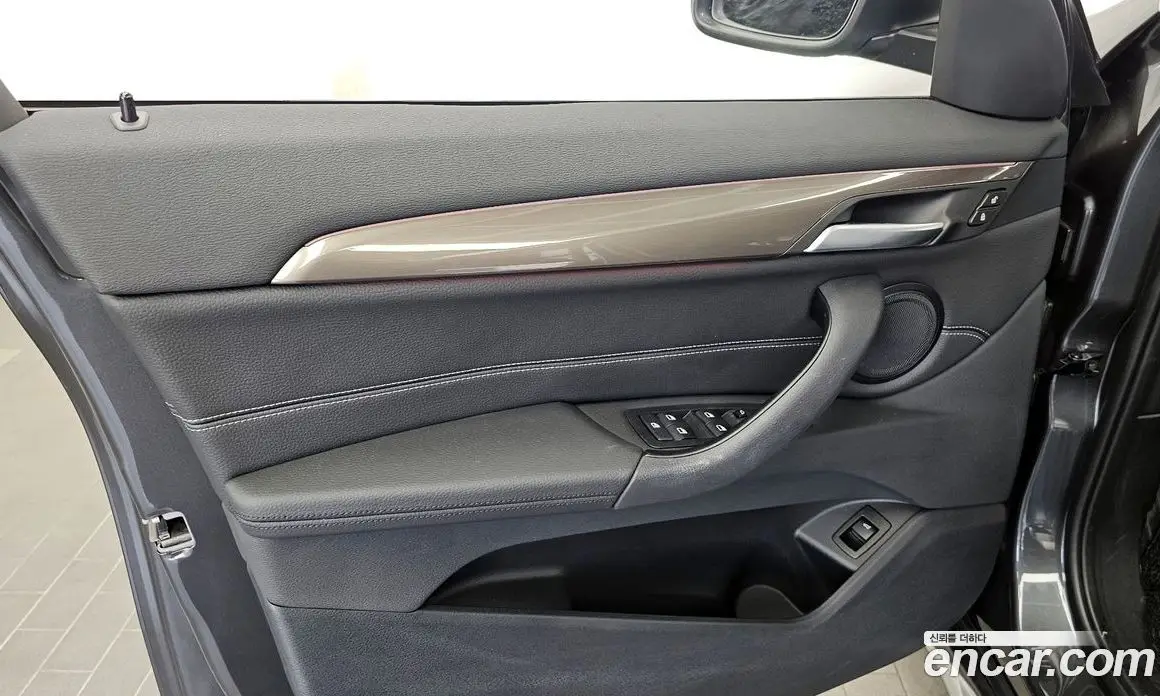 BMW X1 2020 2.0 автомат (гидро), фото 14