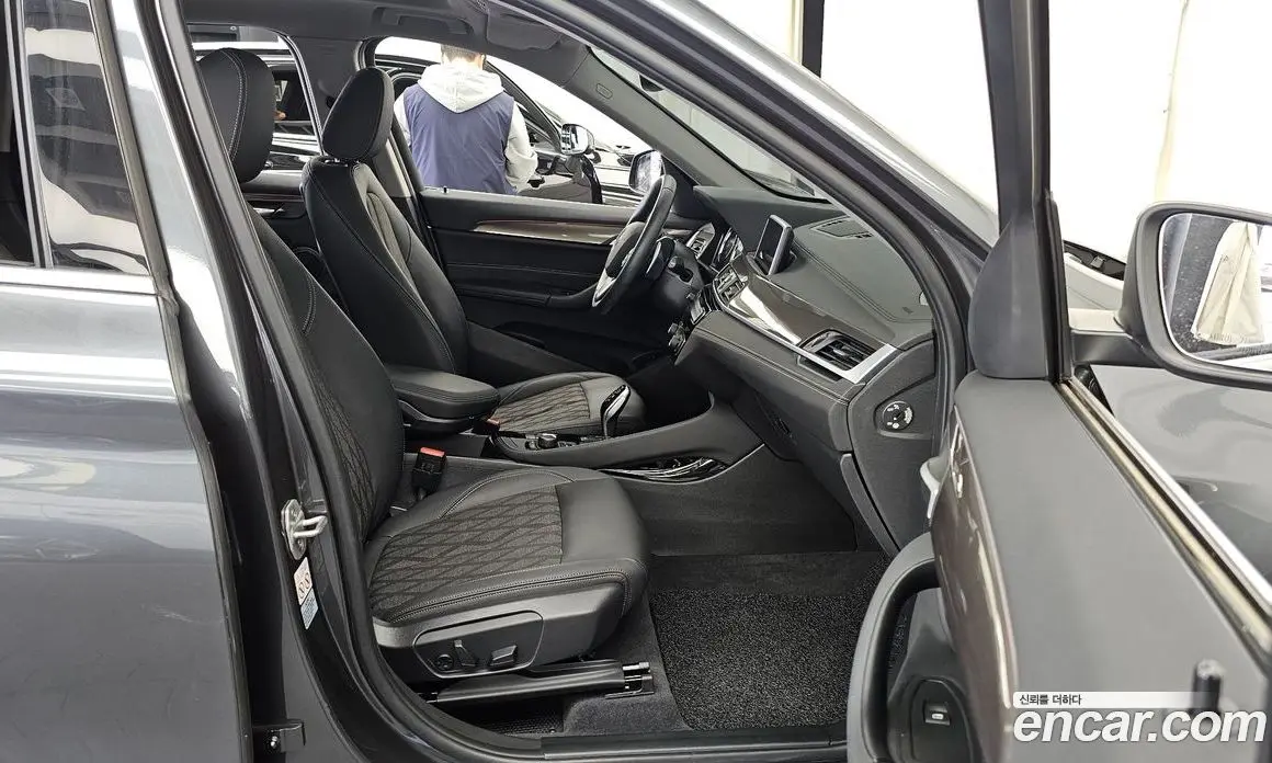 BMW X1 2020 2.0 автомат (гидро), фото 17