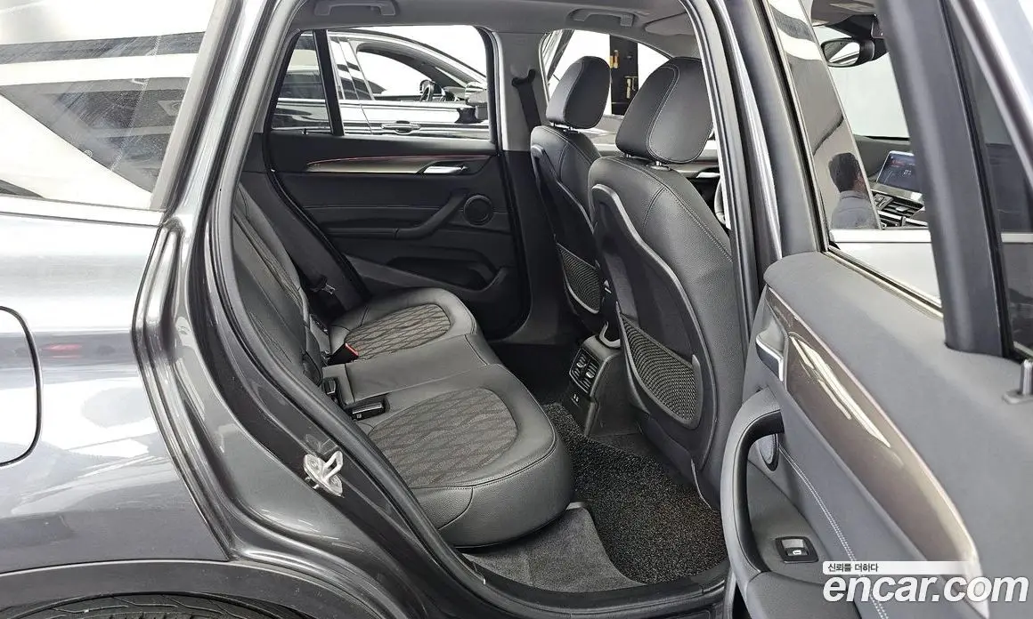 BMW X1 2020 2.0 автомат (гидро), фото 18