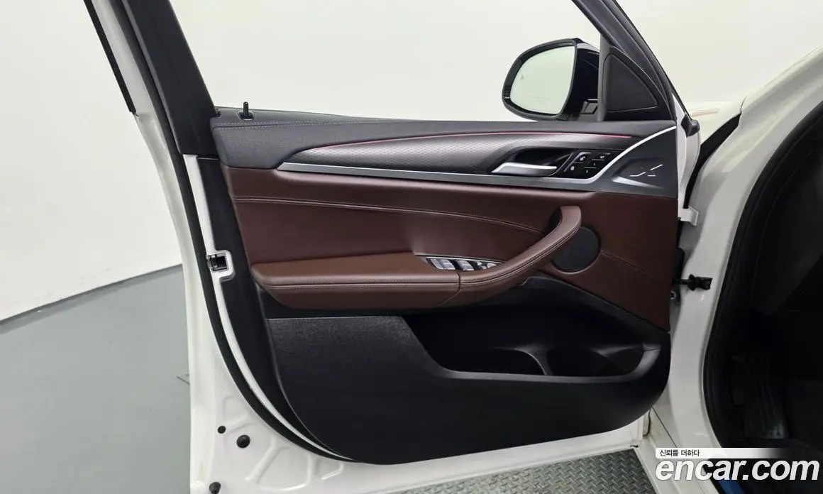 BMW X4 2025 2.0 автомат (гидро), фото 13