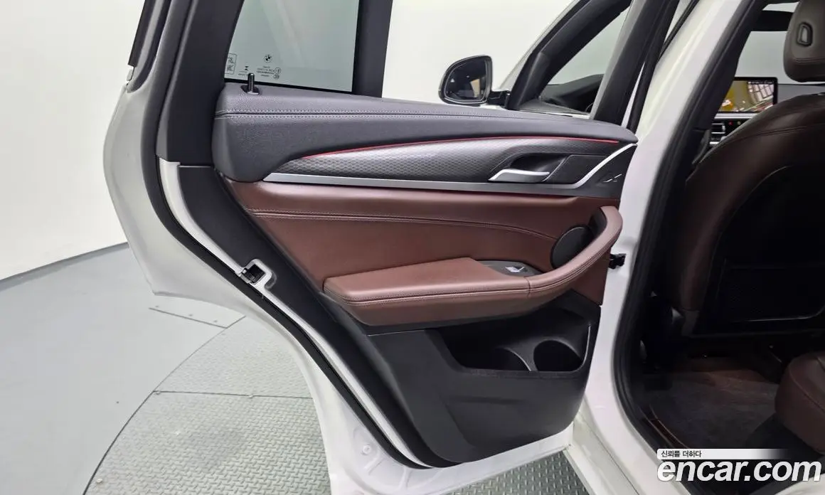 BMW X4 2025 2.0 автомат (гидро), фото 14