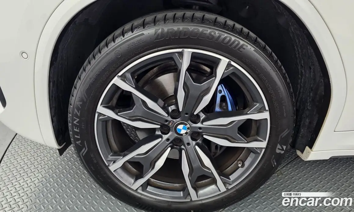 BMW X4 2025 2.0 автомат (гидро), фото 4