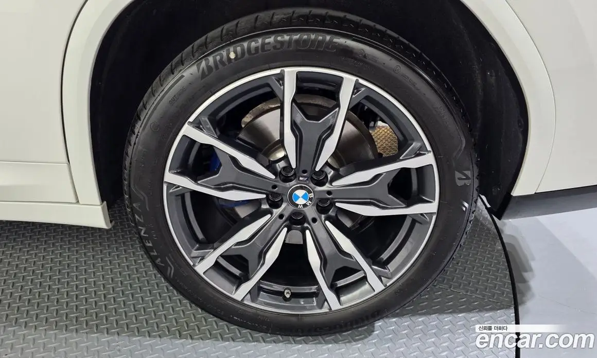BMW X4 2025 2.0 автомат (гидро), фото 6