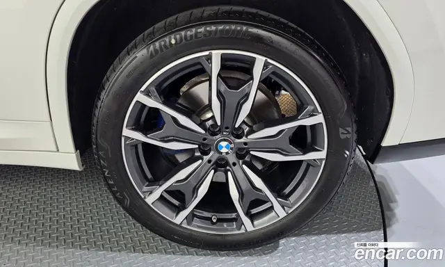 BMW X4 2025 2.0 автомат (гидро), миниатюра 6