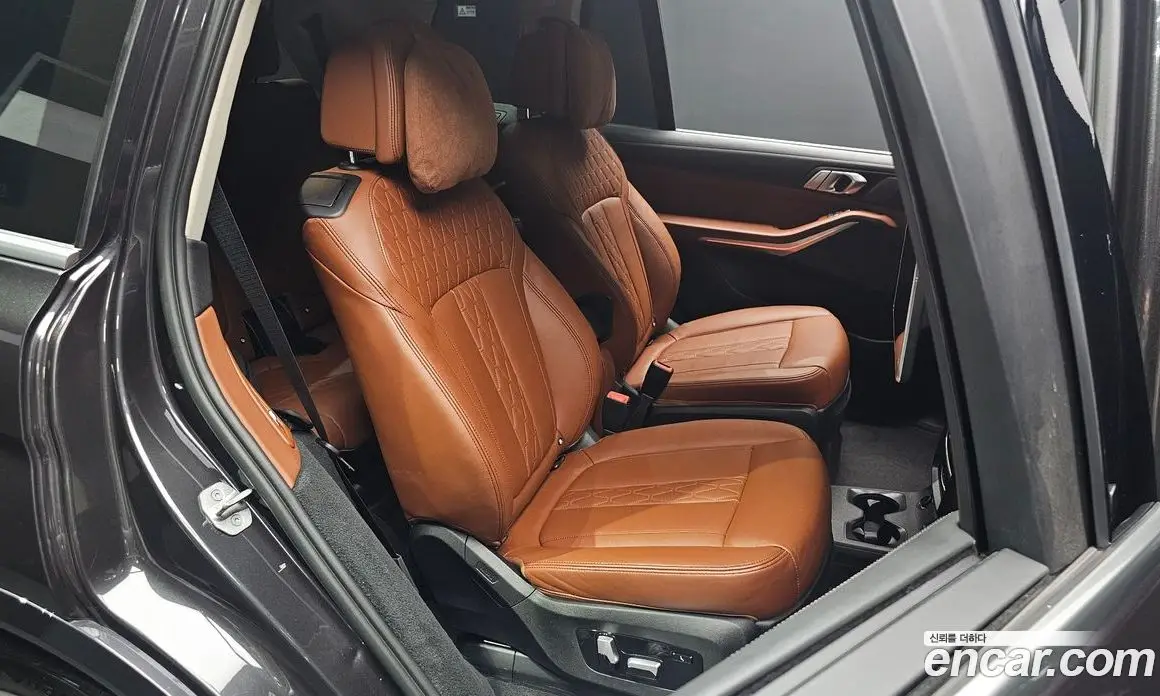 BMW X7 2022 3.0 автомат (гидро), фото 16