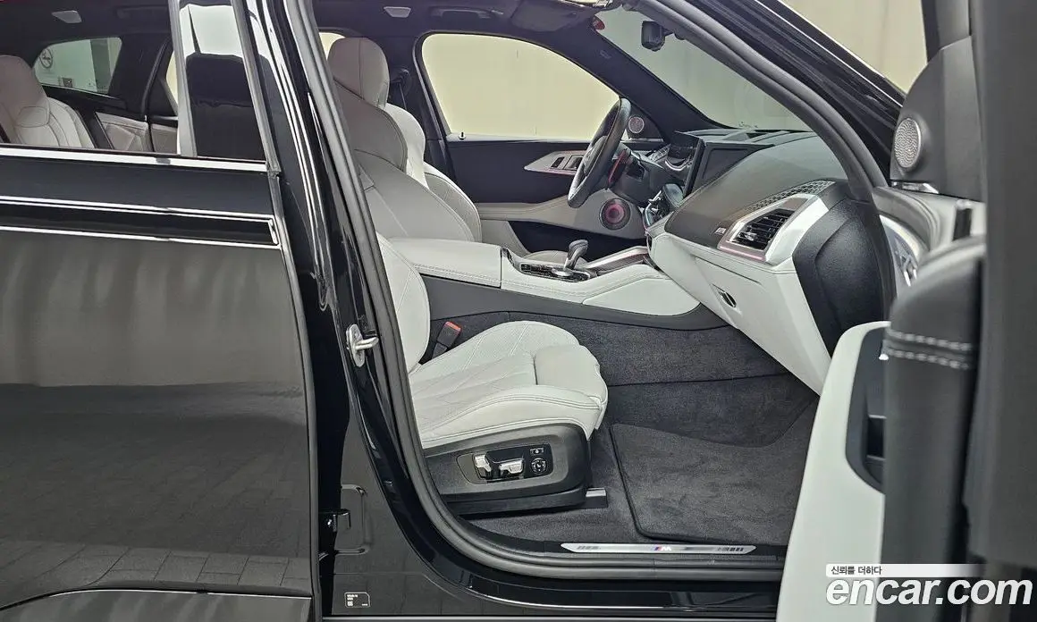 BMW XM 2025 4.4 автомат (гидро), фото 16