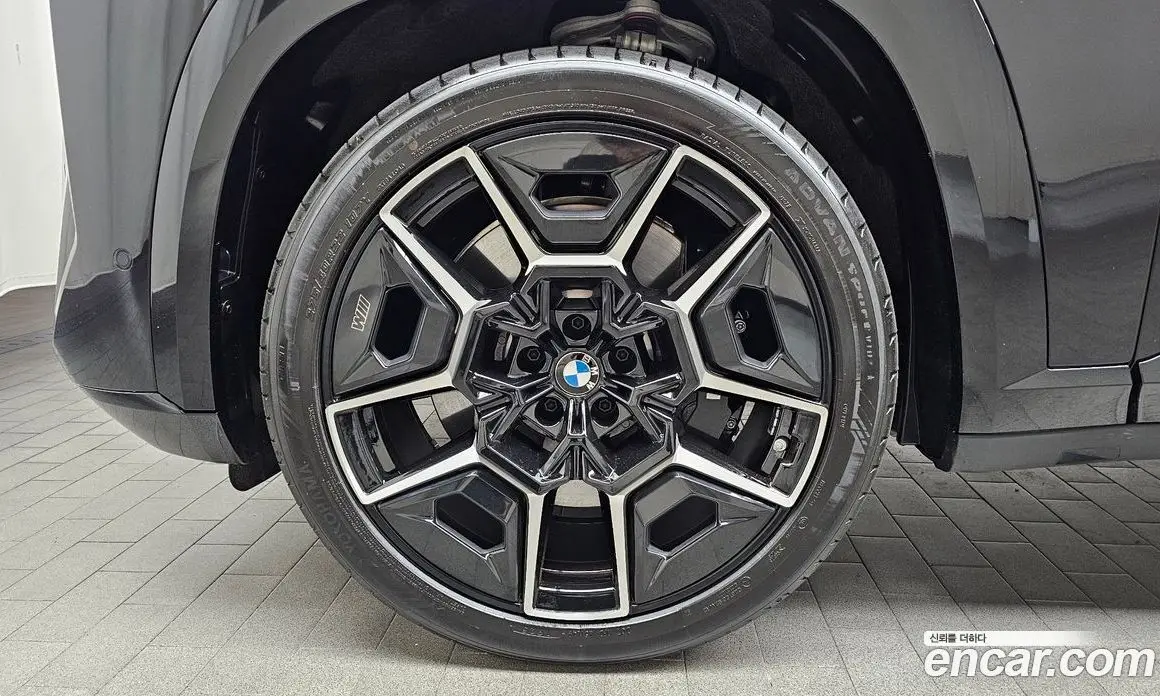 BMW XM 2025 4.4 автомат (гидро), фото 5