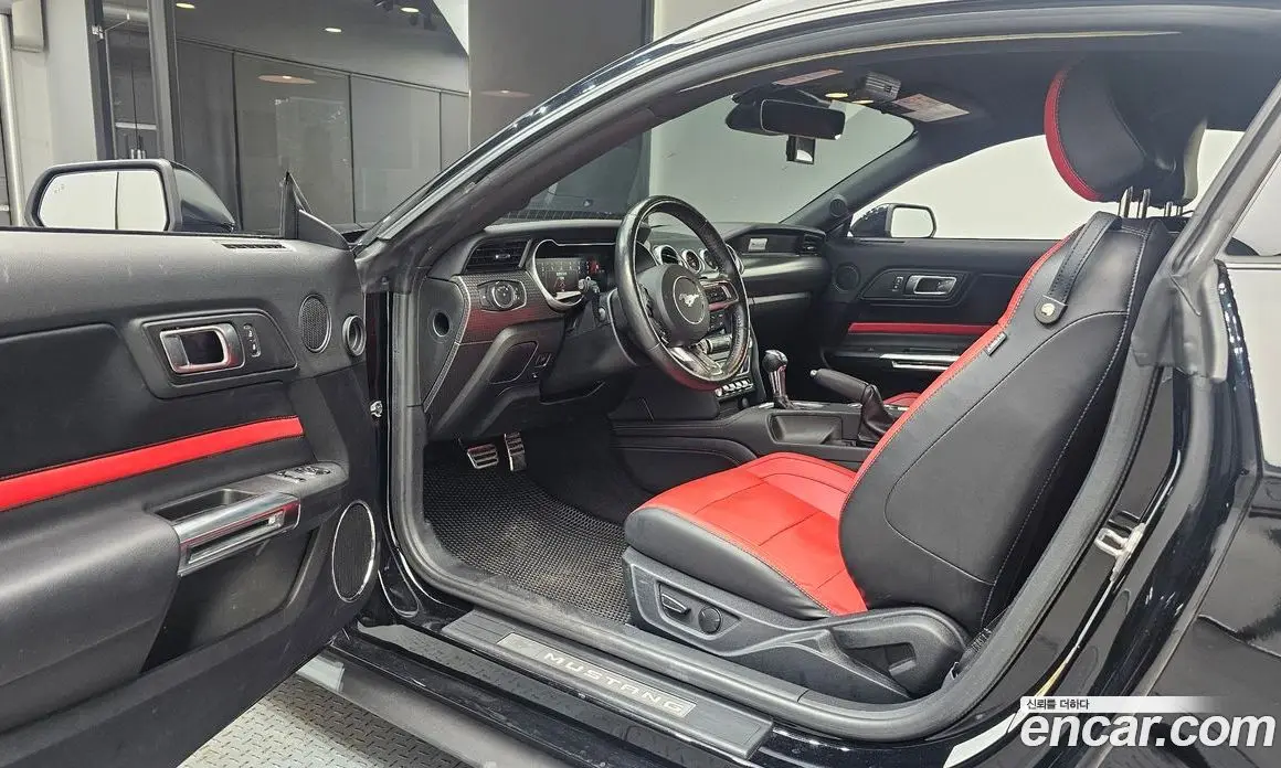 Ford Mustang 2022 5.0 автомат (гидро), фото 10