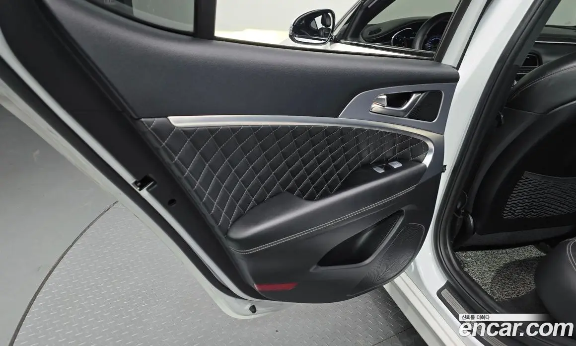 Genesis G70 2019 2.0 автомат (гидро), фото 14