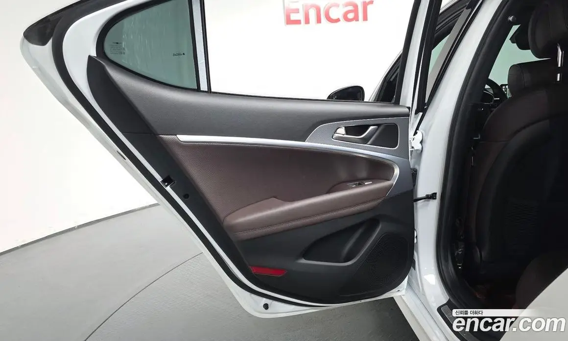 Genesis G70 2021 2.0 автомат (гидро), фото 14 Genesis G70 2021 2.0 автомат (гидро), фото 14