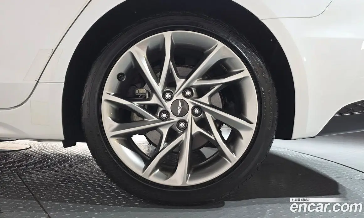 Genesis G70 2021 2.0 автомат (гидро), фото 6 Genesis G70 2021 2.0 автомат (гидро), фото 6
