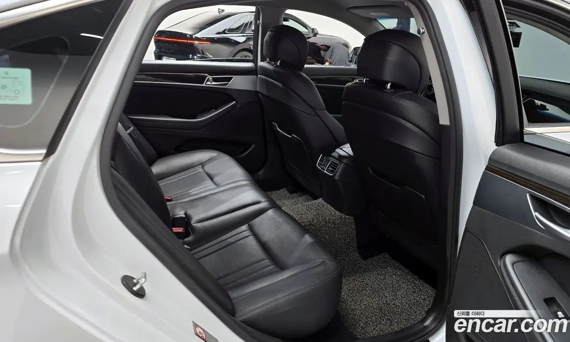 Genesis G80 2019 3.3 автомат (гидро), фото 17 Genesis G80 2019 3.3 автомат (гидро), фото 17