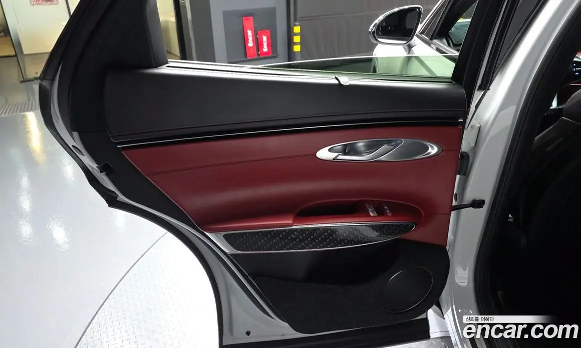 Genesis GV70 2021 2.5 автомат (гидро), фото 15 Genesis GV70 2021 2.5 автомат (гидро), фото 15