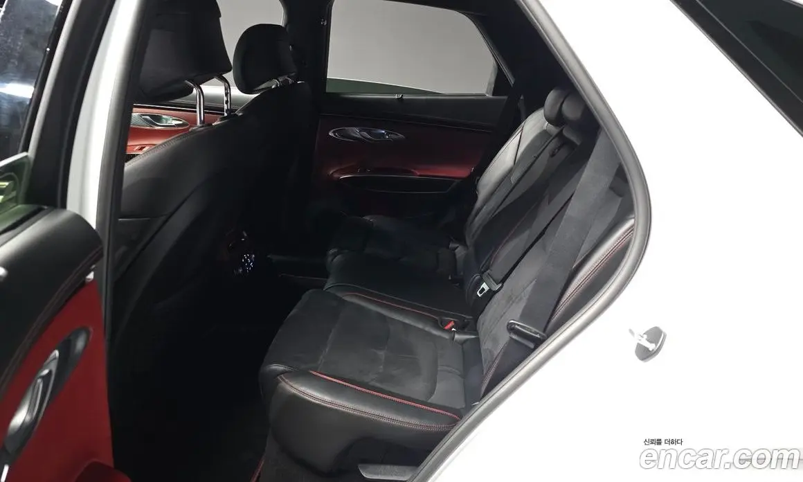 Genesis GV70 2021 2.5 автомат (гидро), фото 16 Genesis GV70 2021 2.5 автомат (гидро), фото 16