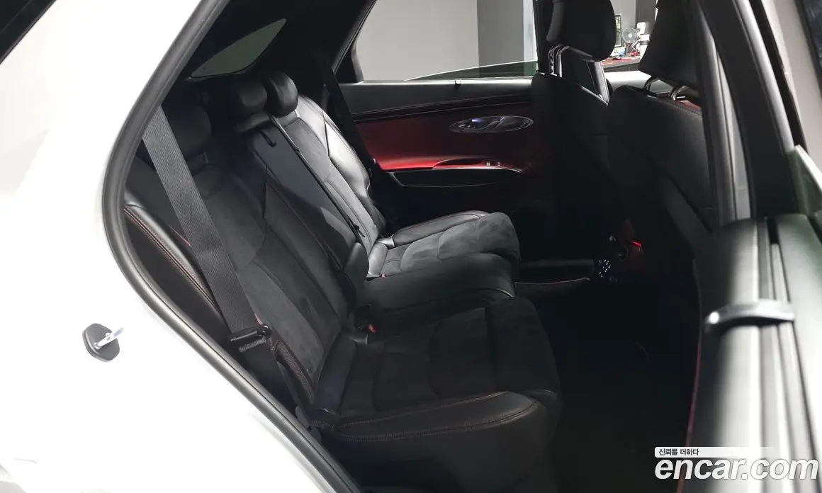 Genesis GV70 2021 2.5 автомат (гидро), фото 18 Genesis GV70 2021 2.5 автомат (гидро), фото 18