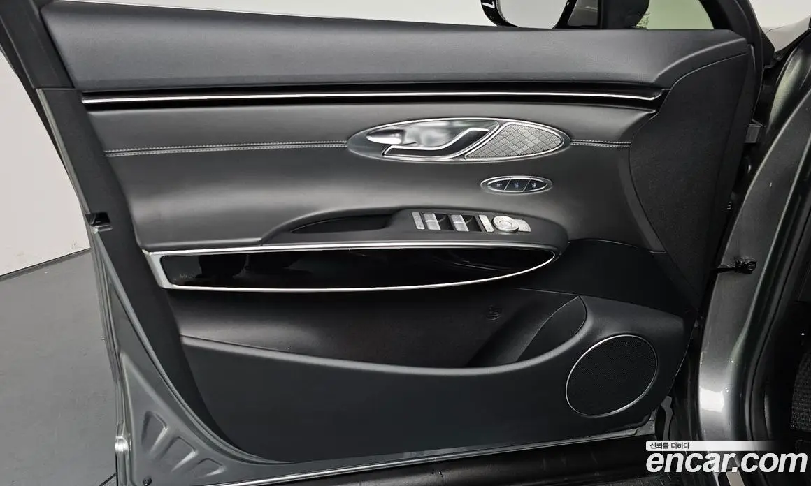 Genesis GV70 2021 2.5 автомат (гидро), фото 13 Genesis GV70 2021 2.5 автомат (гидро), фото 13