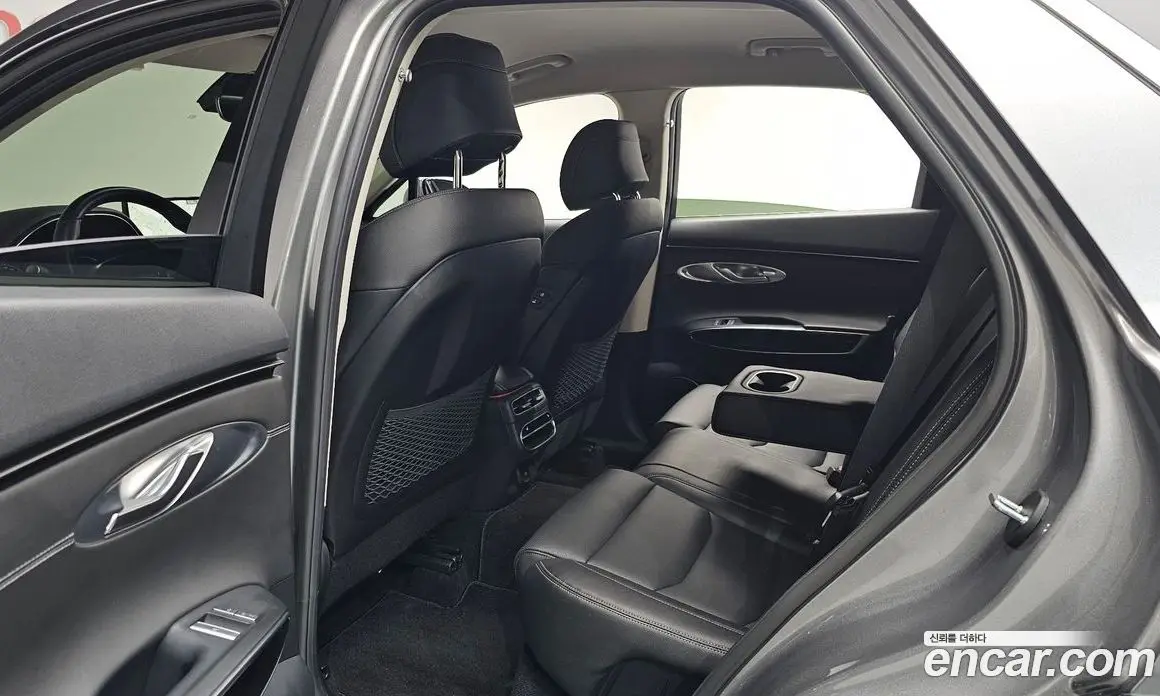 Genesis GV70 2021 2.5 автомат (гидро), фото 15 Genesis GV70 2021 2.5 автомат (гидро), фото 15
