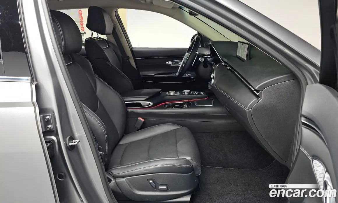 Genesis GV70 2021 2.5 автомат (гидро), фото 16 Genesis GV70 2021 2.5 автомат (гидро), фото 16