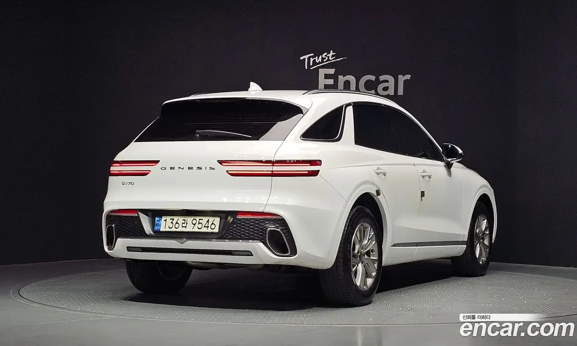 Genesis GV70 2021 2.5 автомат (гидро), фото 2 Genesis GV70 2021 2.5 автомат (гидро), фото 2