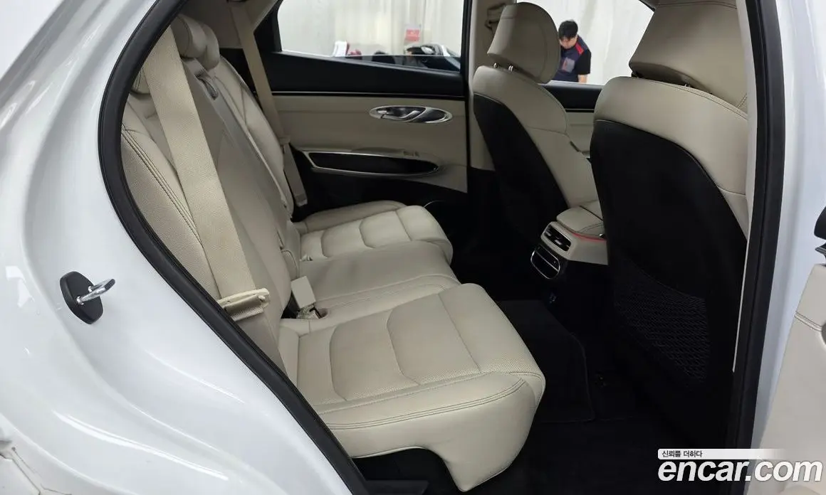 Genesis GV70 2021 2.5 автомат (гидро), фото 17 Genesis GV70 2021 2.5 автомат (гидро), фото 17