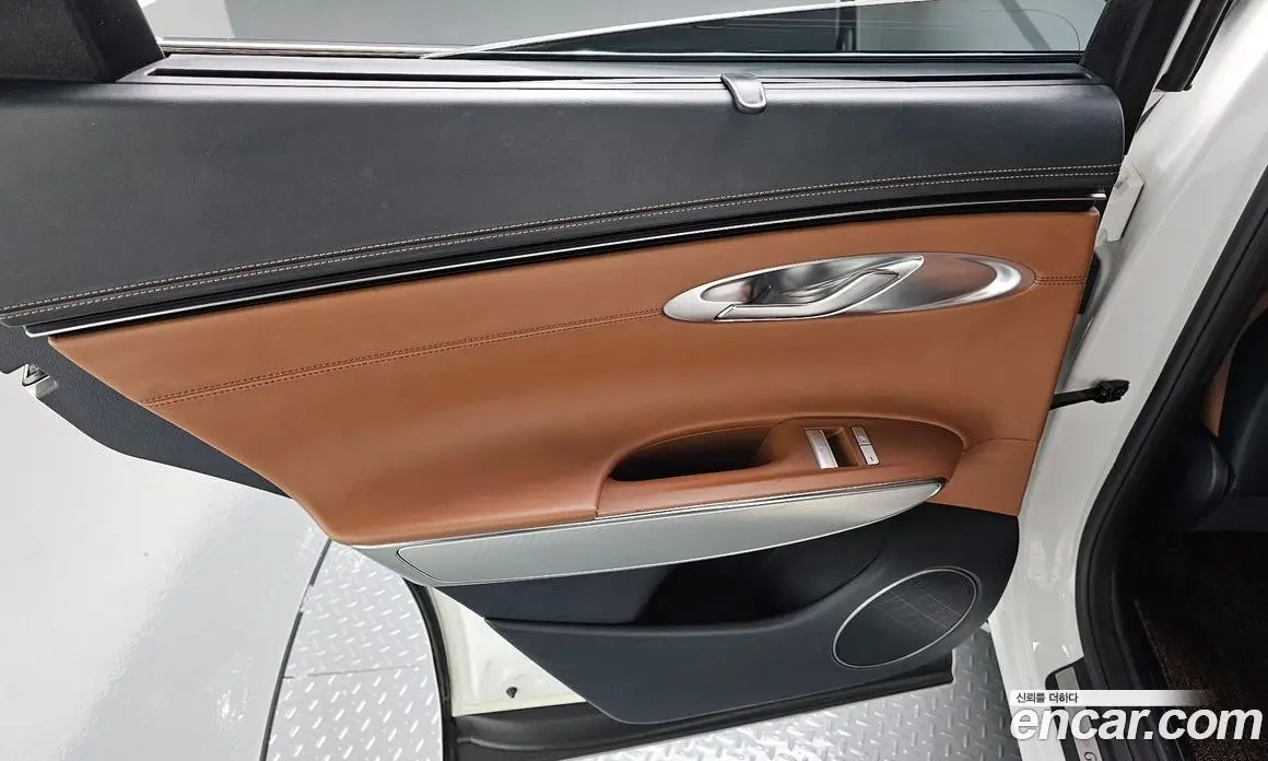 Genesis GV70 2021 2.5 автомат (гидро), фото 15 Genesis GV70 2021 2.5 автомат (гидро), фото 15