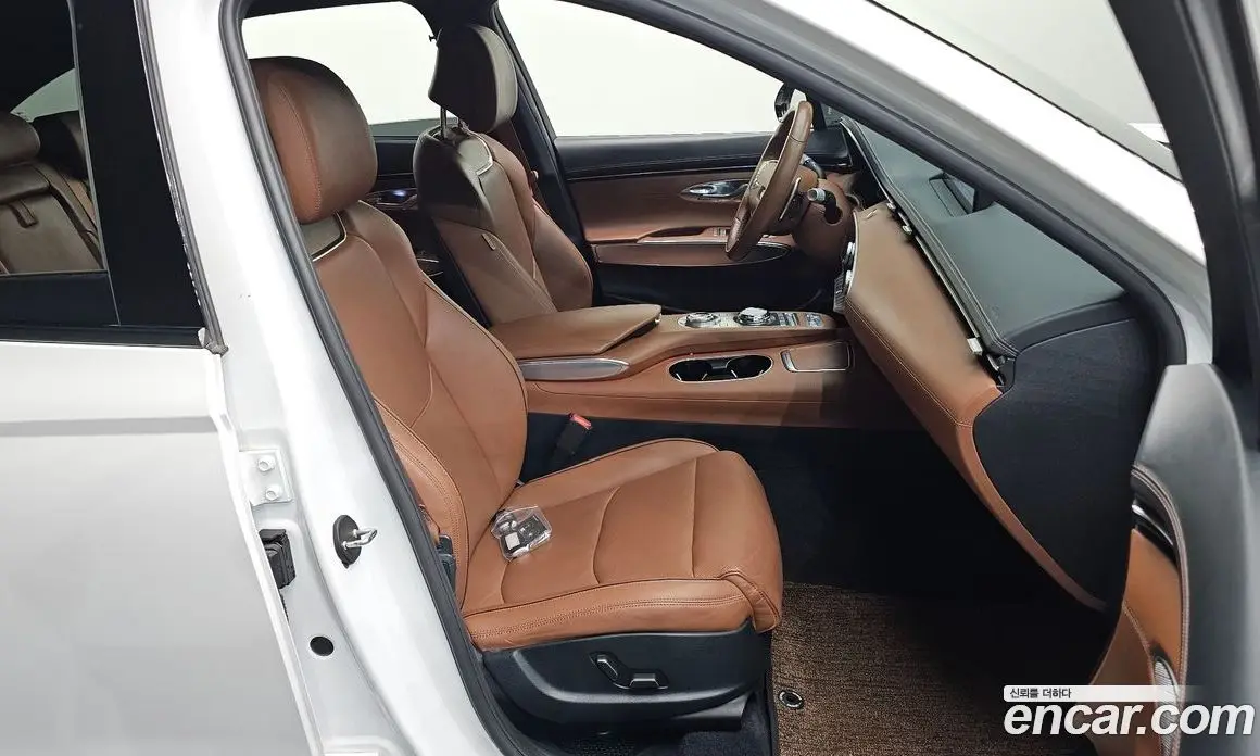 Genesis GV70 2021 2.5 автомат (гидро), фото 16 Genesis GV70 2021 2.5 автомат (гидро), фото 16