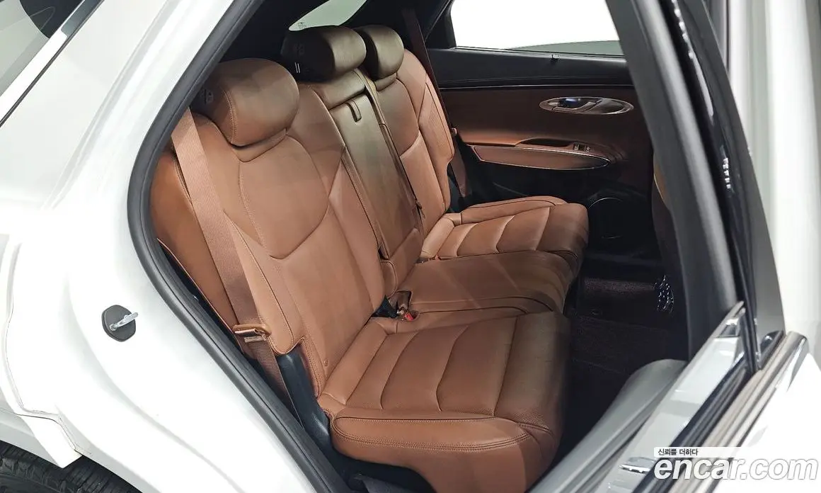Genesis GV70 2021 2.5 автомат (гидро), фото 17 Genesis GV70 2021 2.5 автомат (гидро), фото 17