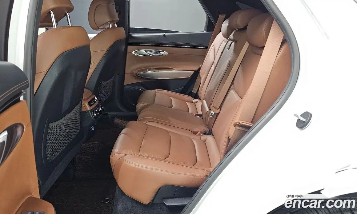 Genesis GV70 2021 2.5 автомат (гидро), фото 18 Genesis GV70 2021 2.5 автомат (гидро), фото 18