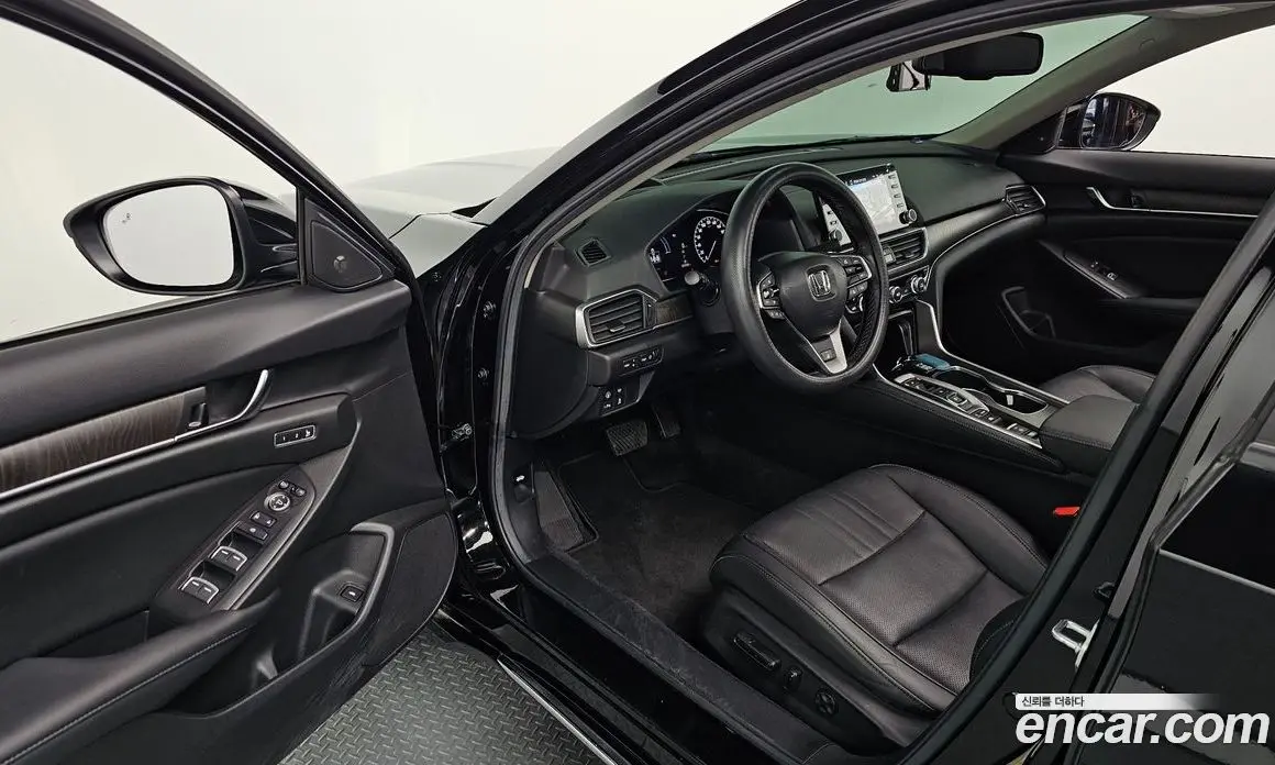 Honda Accord 2021 2.0 автомат (гидро), фото 13