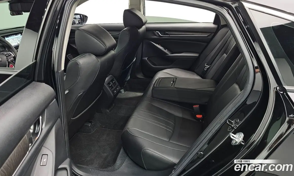 Honda Accord 2021 2.0 автомат (гидро), фото 16