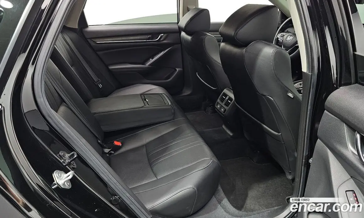 Honda Accord 2021 2.0 автомат (гидро), фото 18