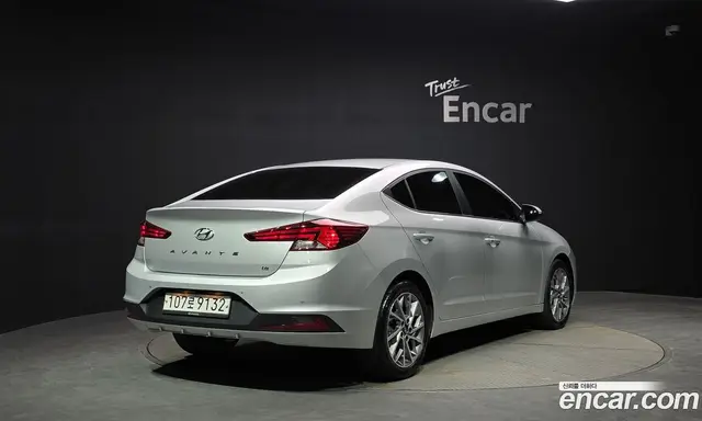 Hyundai Avante 2019 1.6 автомат (гидро), миниатюра 2