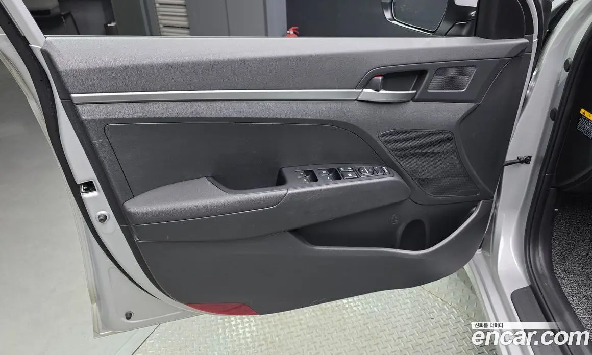 Hyundai Avante 2019 1.6 автомат (гидро), фото 14