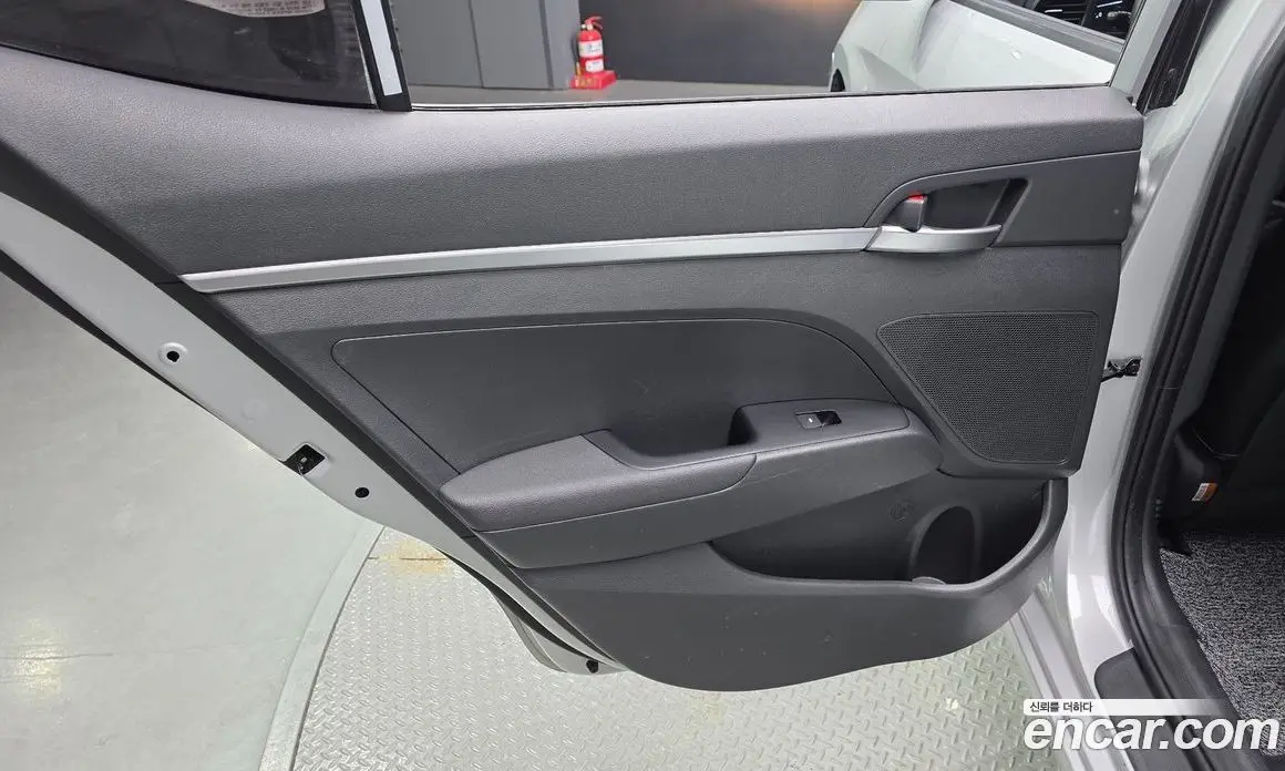 Hyundai Avante 2019 1.6 автомат (гидро), фото 15