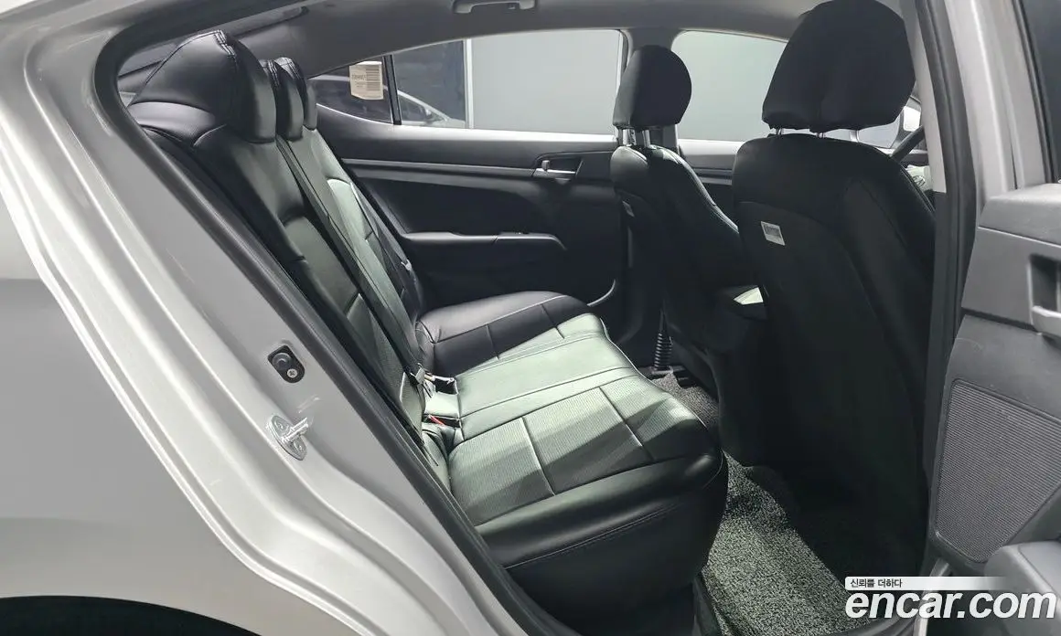 Hyundai Avante 2019 1.6 автомат (гидро), фото 16