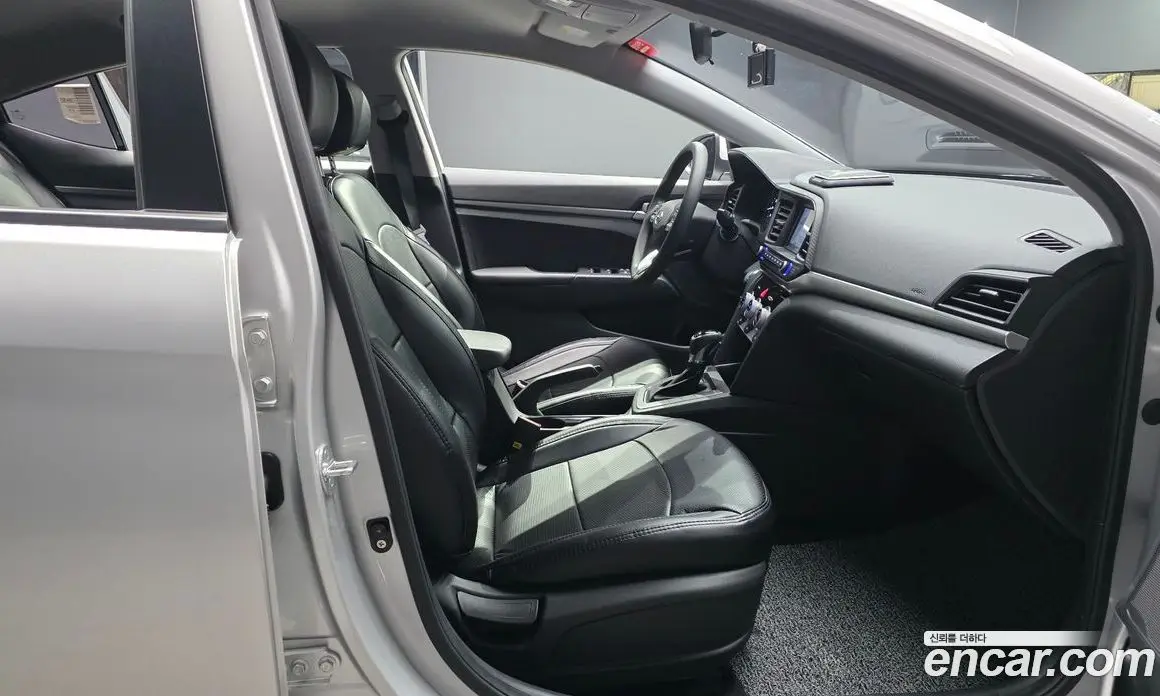 Hyundai Avante 2019 1.6 автомат (гидро), фото 18