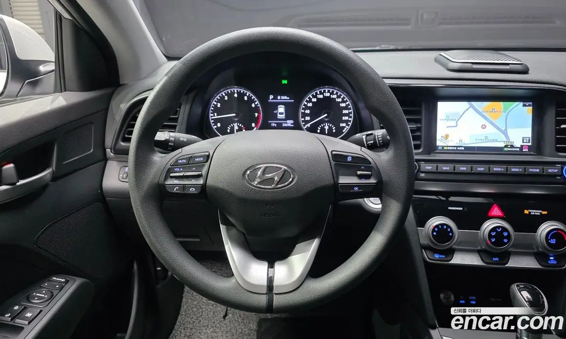 Hyundai Avante 2019 1.6 автомат (гидро), фото 19