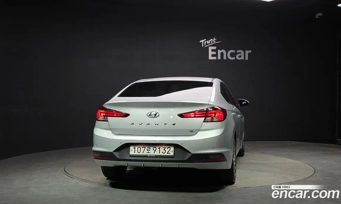 Hyundai Avante 2019 1.6 автомат (гидро), фото 4
