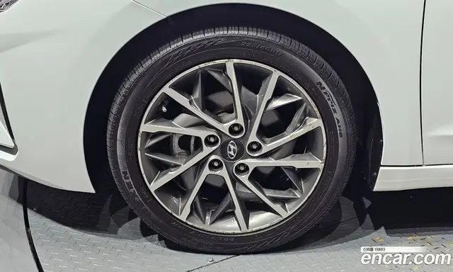 Hyundai Avante 2020 1.6 автомат (гидро), миниатюра 5 Hyundai Avante 2020 1.6 автомат (гидро), миниатюра 5