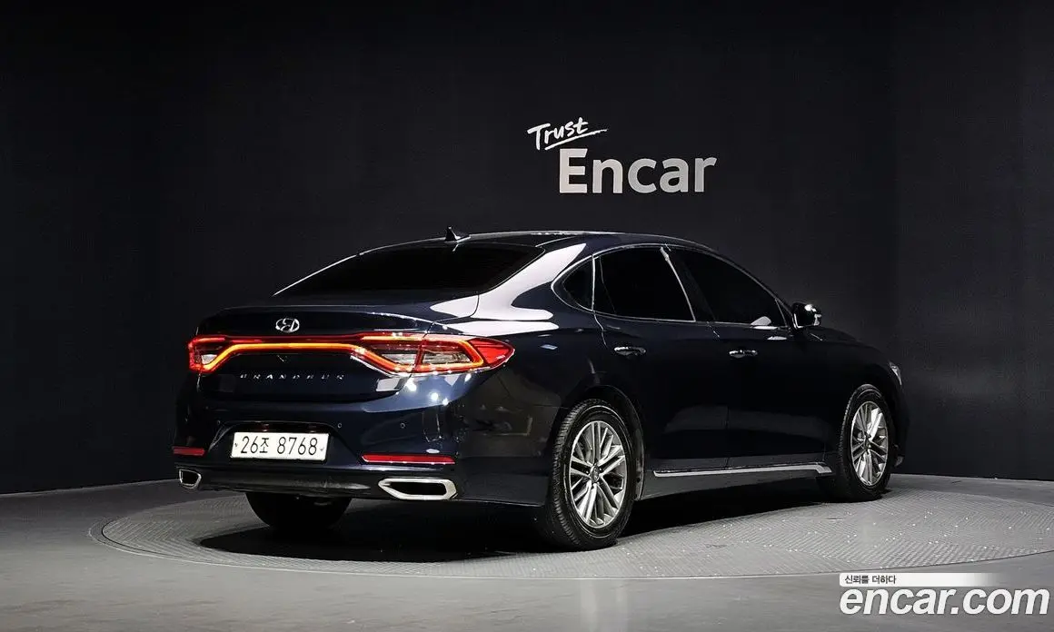 Hyundai Grandeur 2017 2.4 автомат (гидро), фото 2 Hyundai Grandeur 2017 2.4 автомат (гидро), фото 2