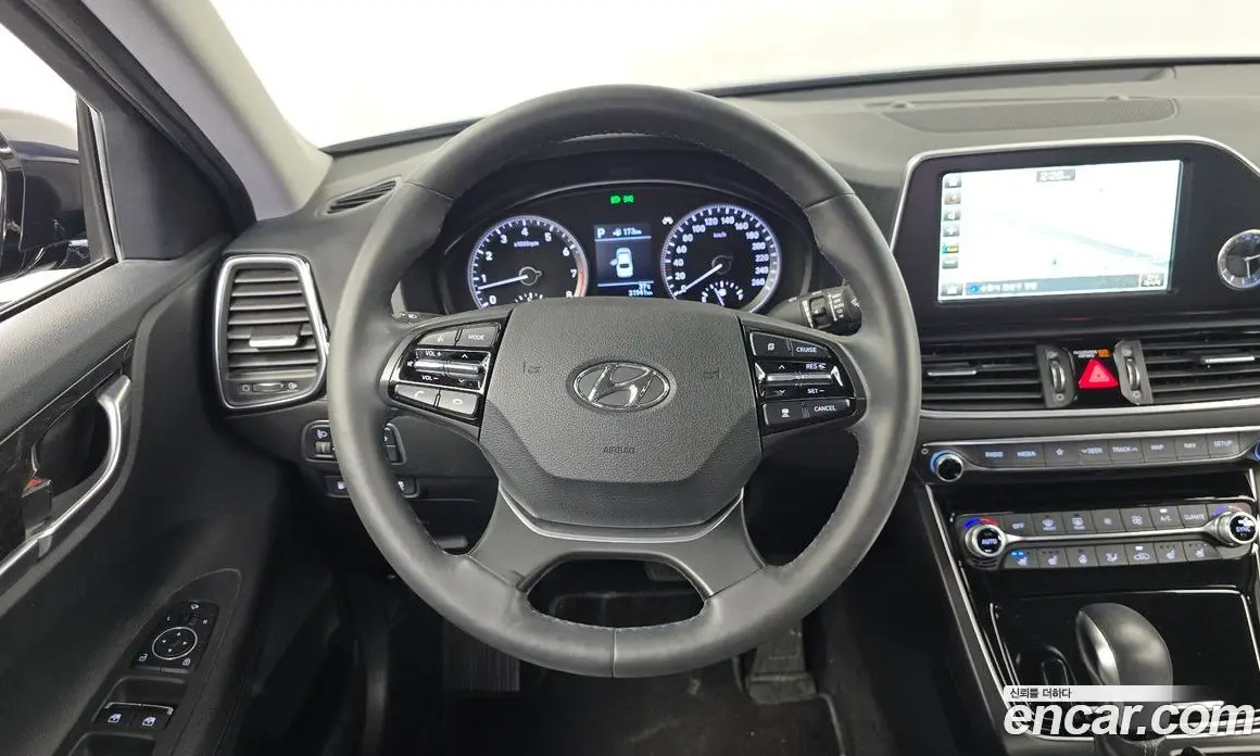 Hyundai Grandeur 2017 2.4 автомат (гидро), фото 19 Hyundai Grandeur 2017 2.4 автомат (гидро), фото 19