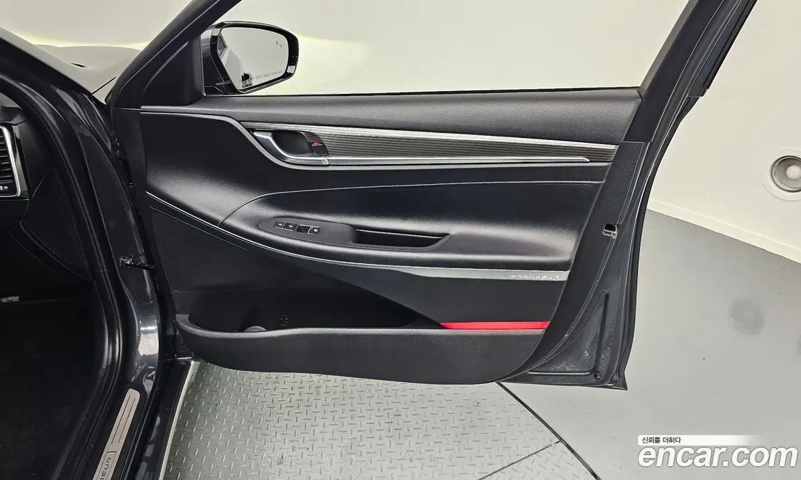 Hyundai Grandeur 2017 2.4 автомат (гидро), фото 14