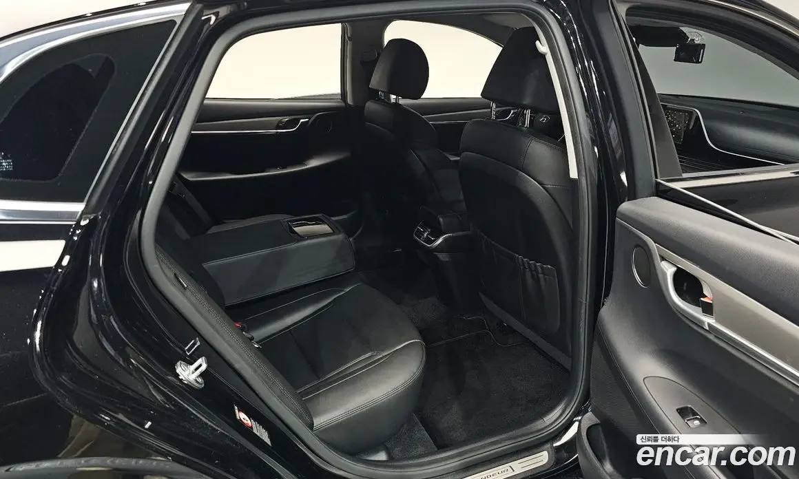 Hyundai Grandeur 2022 3.0 автомат (гидро), фото 17