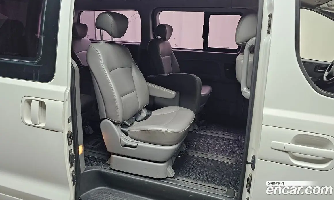 Hyundai Starex 2013 2.5 механика, фото 17