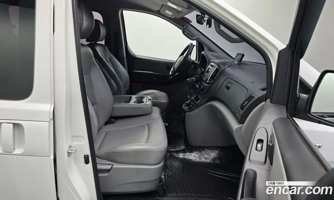 Hyundai Starex 2019 2.5 автомат (гидро), фото 17 Hyundai Starex 2019 2.5 автомат (гидро), фото 17