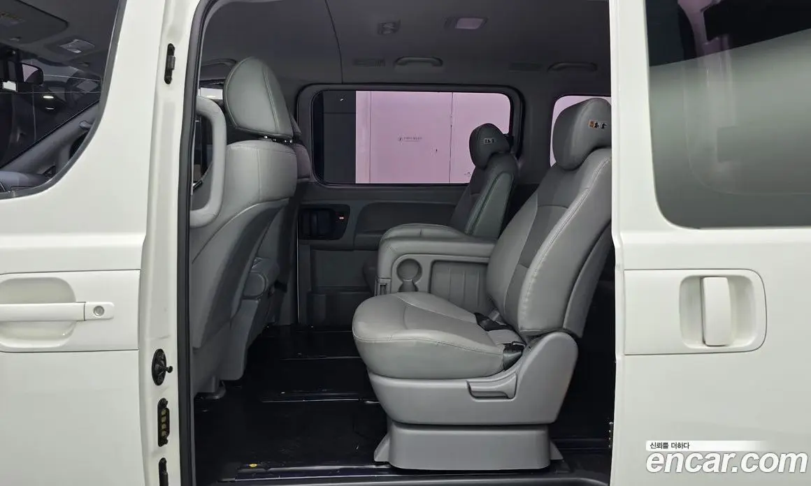 Hyundai Starex 2019 2.5 автомат (гидро), фото 18 Hyundai Starex 2019 2.5 автомат (гидро), фото 18
