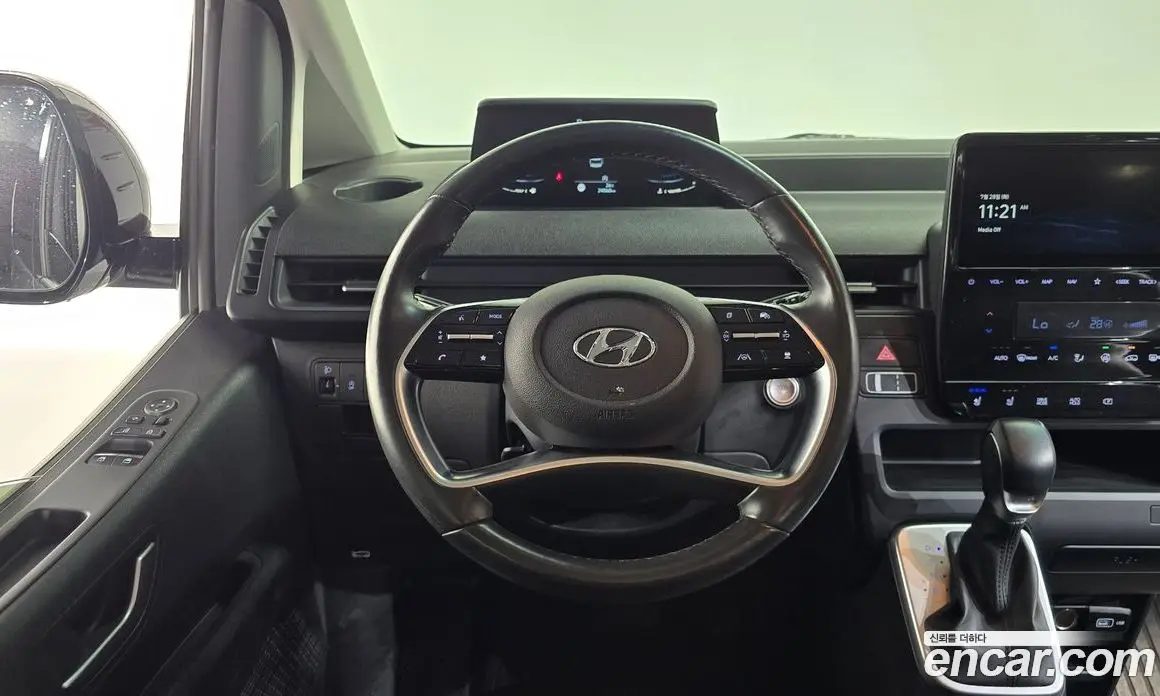 Hyundai Staria 2022 2.2 автомат (гидро), фото 19