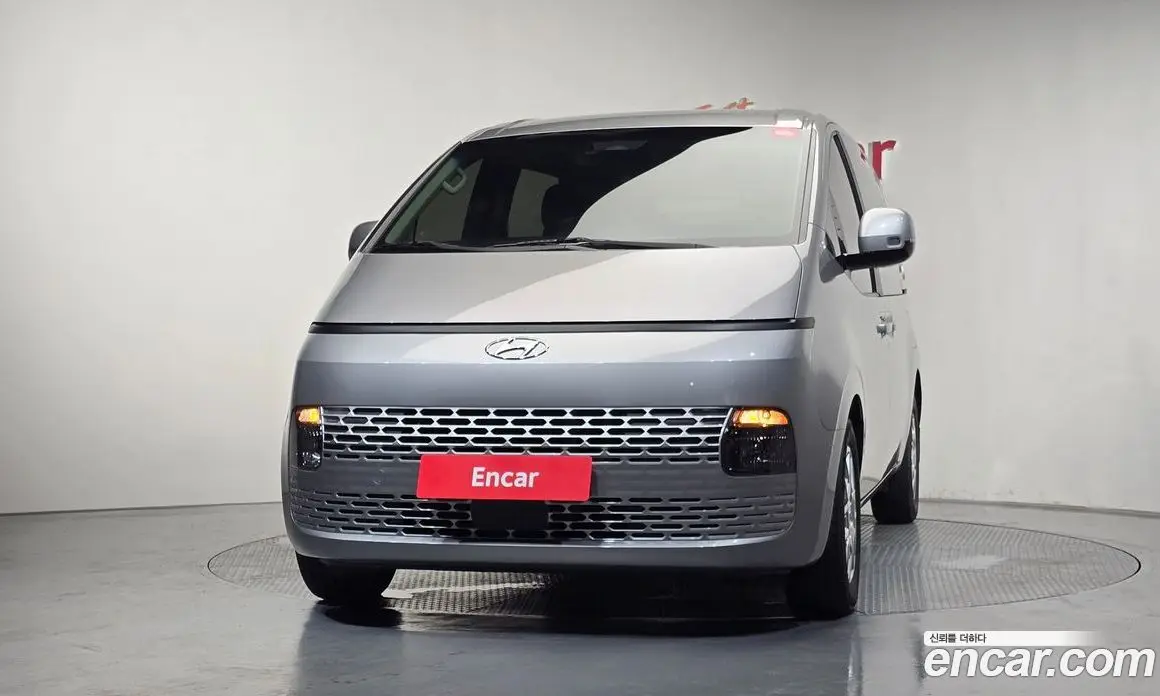 Hyundai Staria 2022 2.2 автомат (гидро), фото 3
